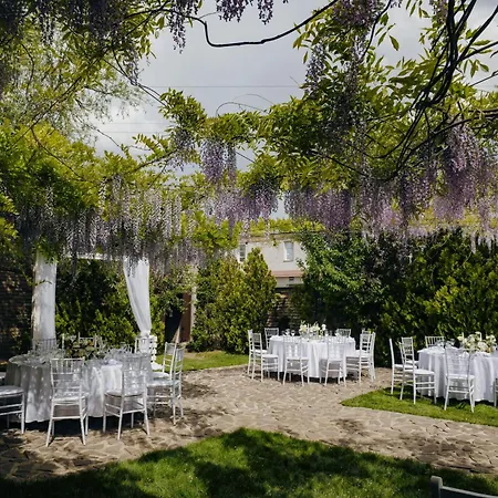 Open Concept Boutique Hotel