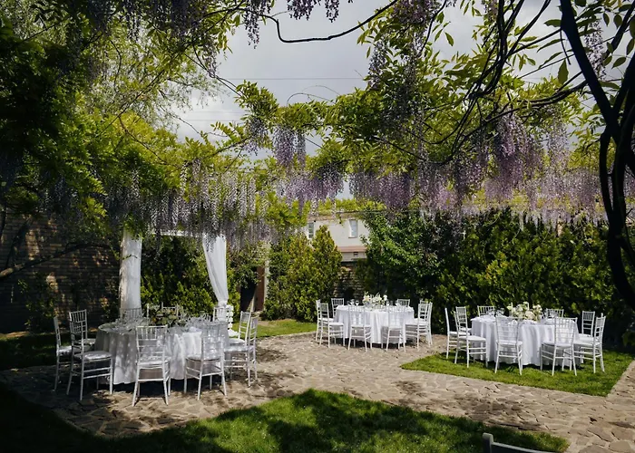 Open Concept Boutique Отель